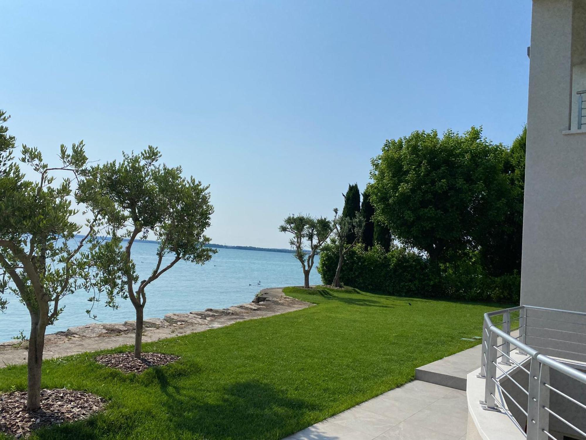 Sirmio Apartments - Darsena Stay سيرمِيوني المظهر الخارجي الصورة