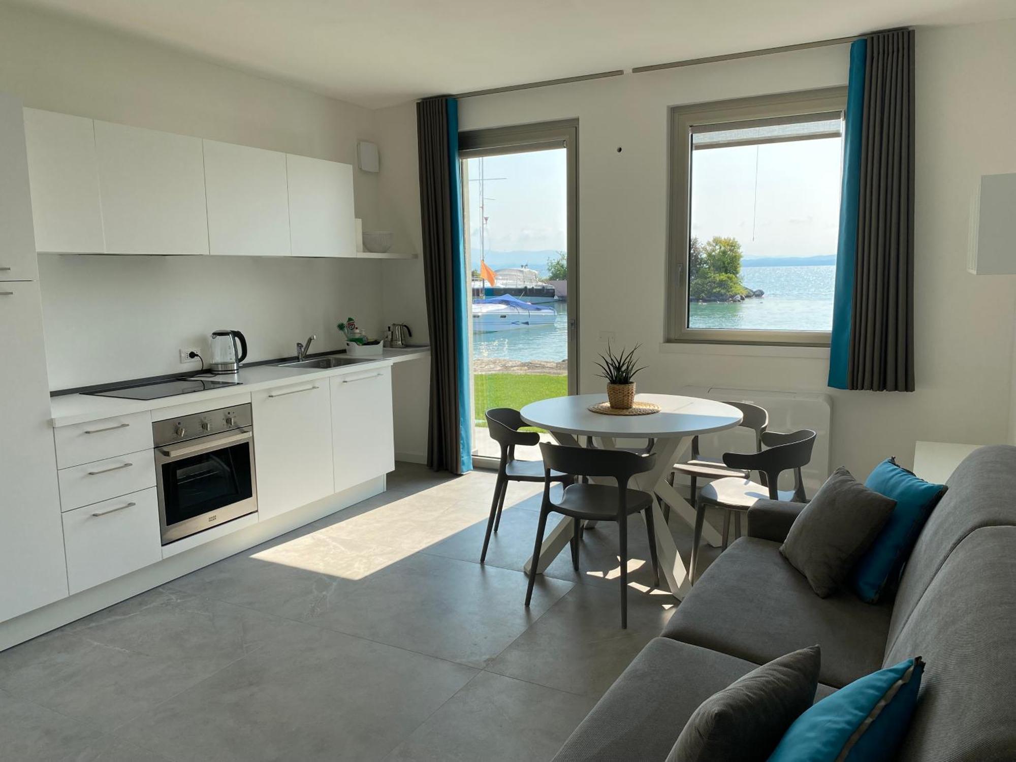 Sirmio Apartments - Darsena Stay سيرمِيوني المظهر الخارجي الصورة