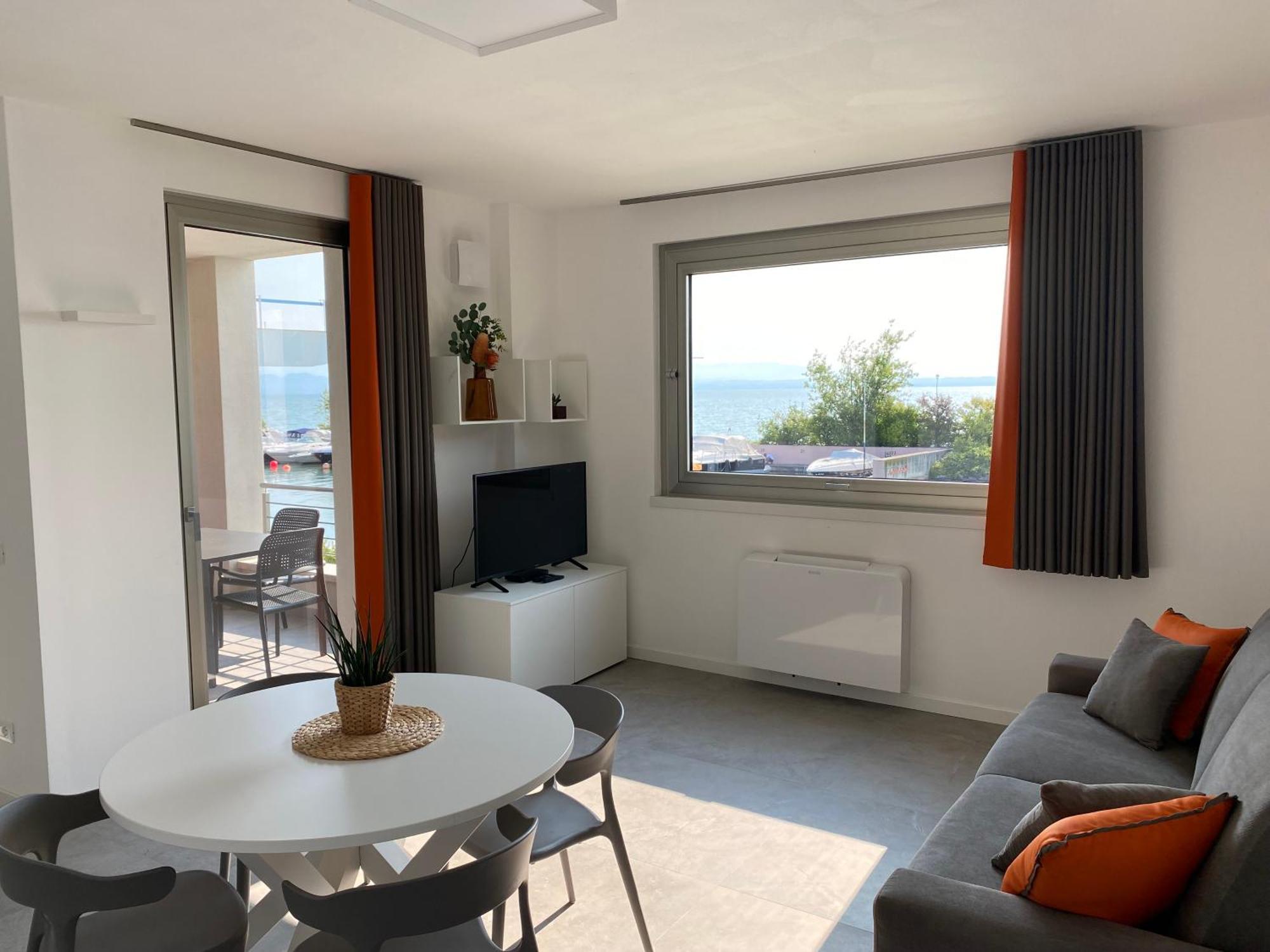 Sirmio Apartments - Darsena Stay سيرمِيوني المظهر الخارجي الصورة