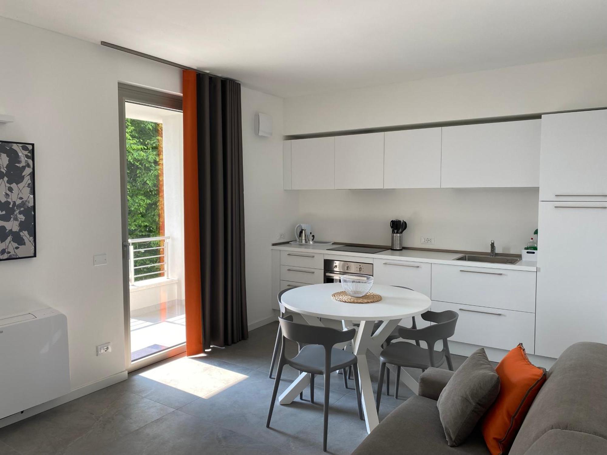 Sirmio Apartments - Darsena Stay سيرمِيوني المظهر الخارجي الصورة