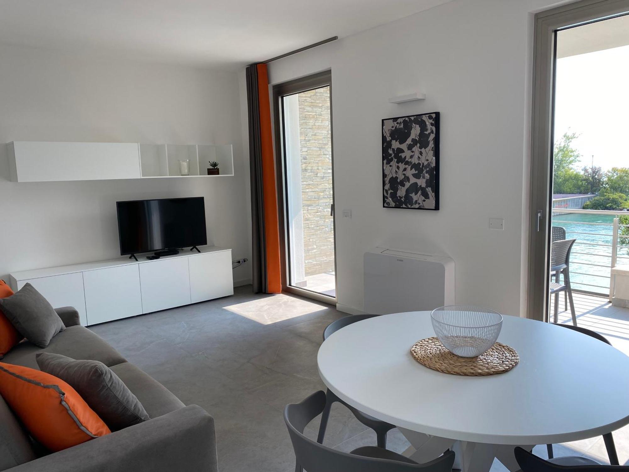 Sirmio Apartments - Darsena Stay سيرمِيوني المظهر الخارجي الصورة