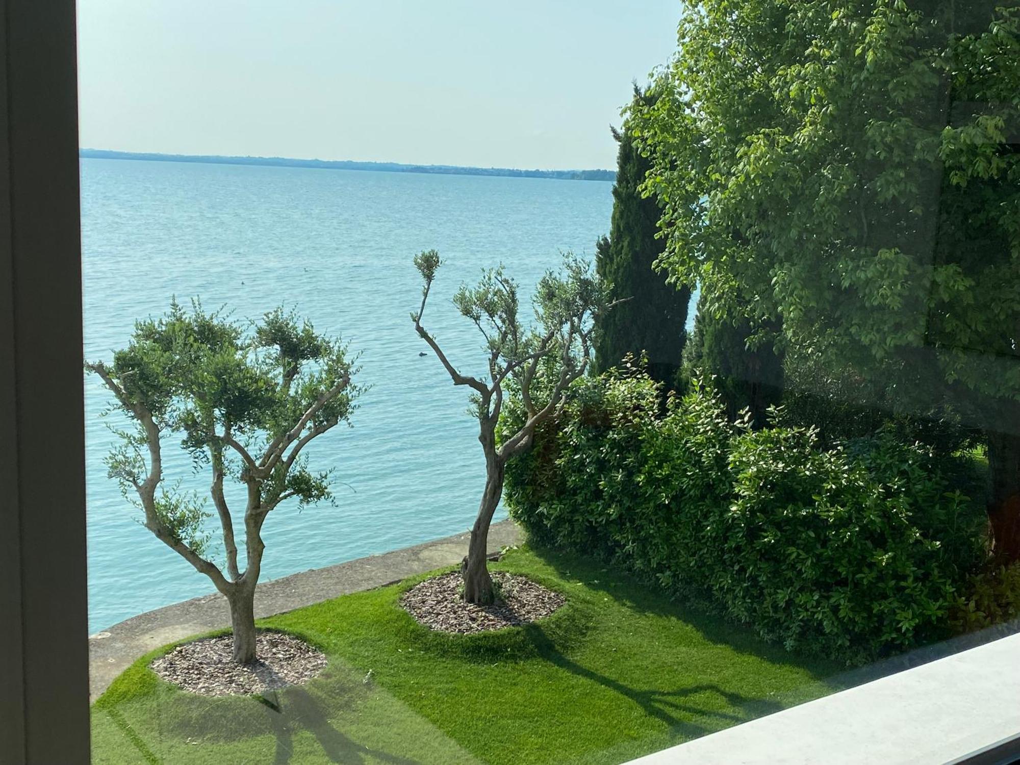Sirmio Apartments - Darsena Stay سيرمِيوني المظهر الخارجي الصورة